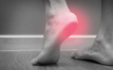 足底筋膜炎:原因、症状和治疗