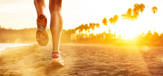 在沙滩上跑步对身体有益吗？