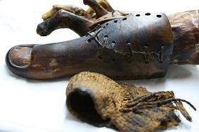 最早的假肢脚趾帮助埃及人走路