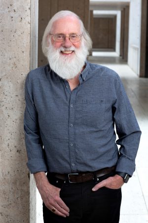索尔克研究所的托尼·亨特获得了2018年唐生物制药科学奖