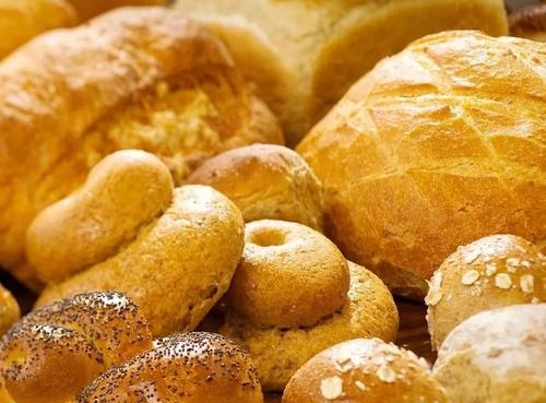 研究人员如何利用基因组学来预测面包品质并加速小麦品种的发展
