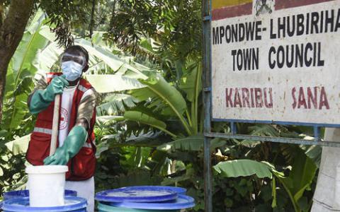 新的埃博拉病毒传播模型预测了最新的乌干达病例