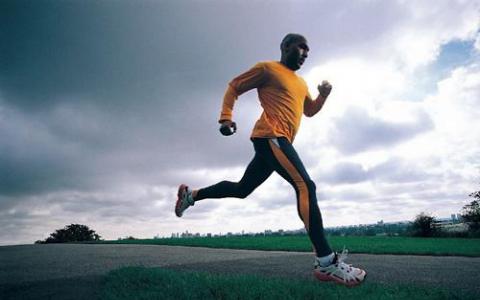 适当的体育锻炼对增强心肺功能很有帮助 可改善生理机能 预防疾病