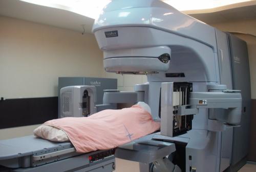 放射疗法精确地针对肿瘤 对健康细胞的损害较小