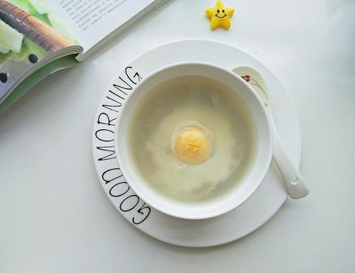 鸡蛋肉饼汤可以起到健脑益智作用 鸡蛋里面含有胆固醇