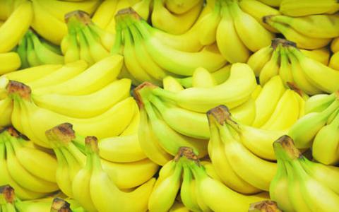 香蕉是我们平常经常会接触到的一种水果 但是吃起来还是很有讲究的