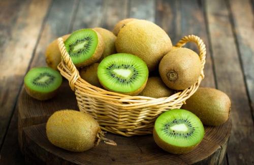 营养学家介绍猕猴桃是一种营养价值丰富的水果