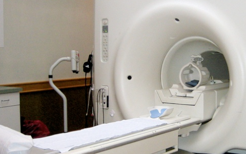 MRI兼容的心律植入物每年使医院损失4亿美元