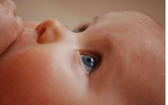 专门测试可检测出发烧的最小婴儿的细菌感染