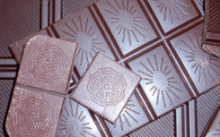两项研究表明 吃黑巧克力可改善记忆力 减轻炎症和压力
