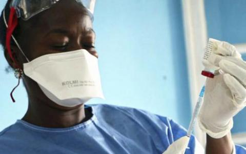 两剂埃博拉疫苗方案在早期临床试验中显示出希望