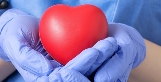 医生首先在美国使死去的捐献者心脏重生