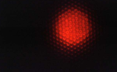 镜面芯片可以实现手持式暗场显微镜