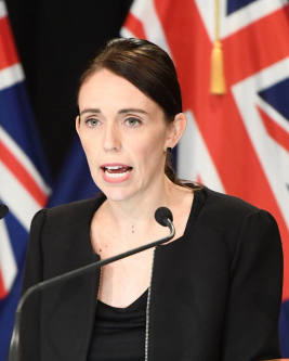 新西兰总理地震时淡定接受采访  新西兰总理是谁？