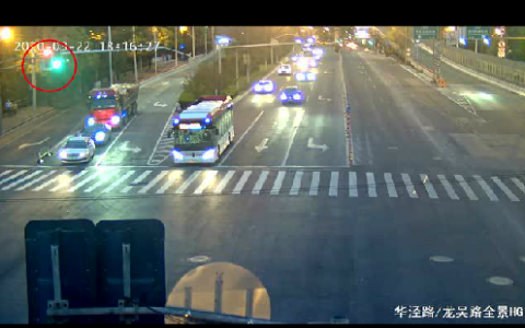 上海6名行人出车祸死亡还要负全责  随后监控拍下一的一幕让人触目惊心