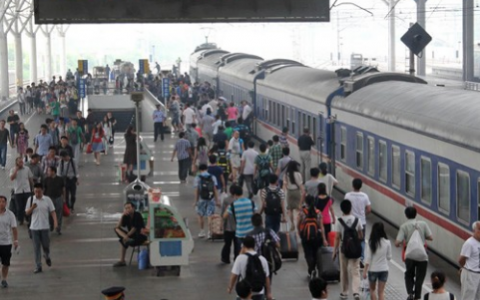 广州疫情火车站最新情况 广州高铁地铁停运了吗