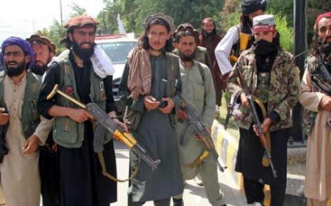 塔利班背后的支持者是谁?塔利班哪来的钱和武器?