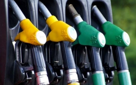 92汽油多少钱一升?最新价   今日成品油调价最新消息将迎年内第十三涨   