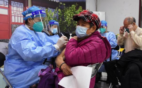 11月30日北京海淀区疫情最新消息公布   昨日，海淀新冠疫苗加强针接种进社区